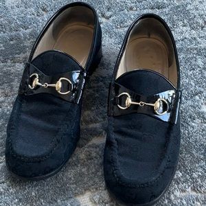 Gucci loafers in black fabric with patent leather trim